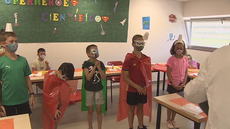 Los más pequeños se acercan a la ciencia y a la tecnología en los campamentos urbanos de La Rioja