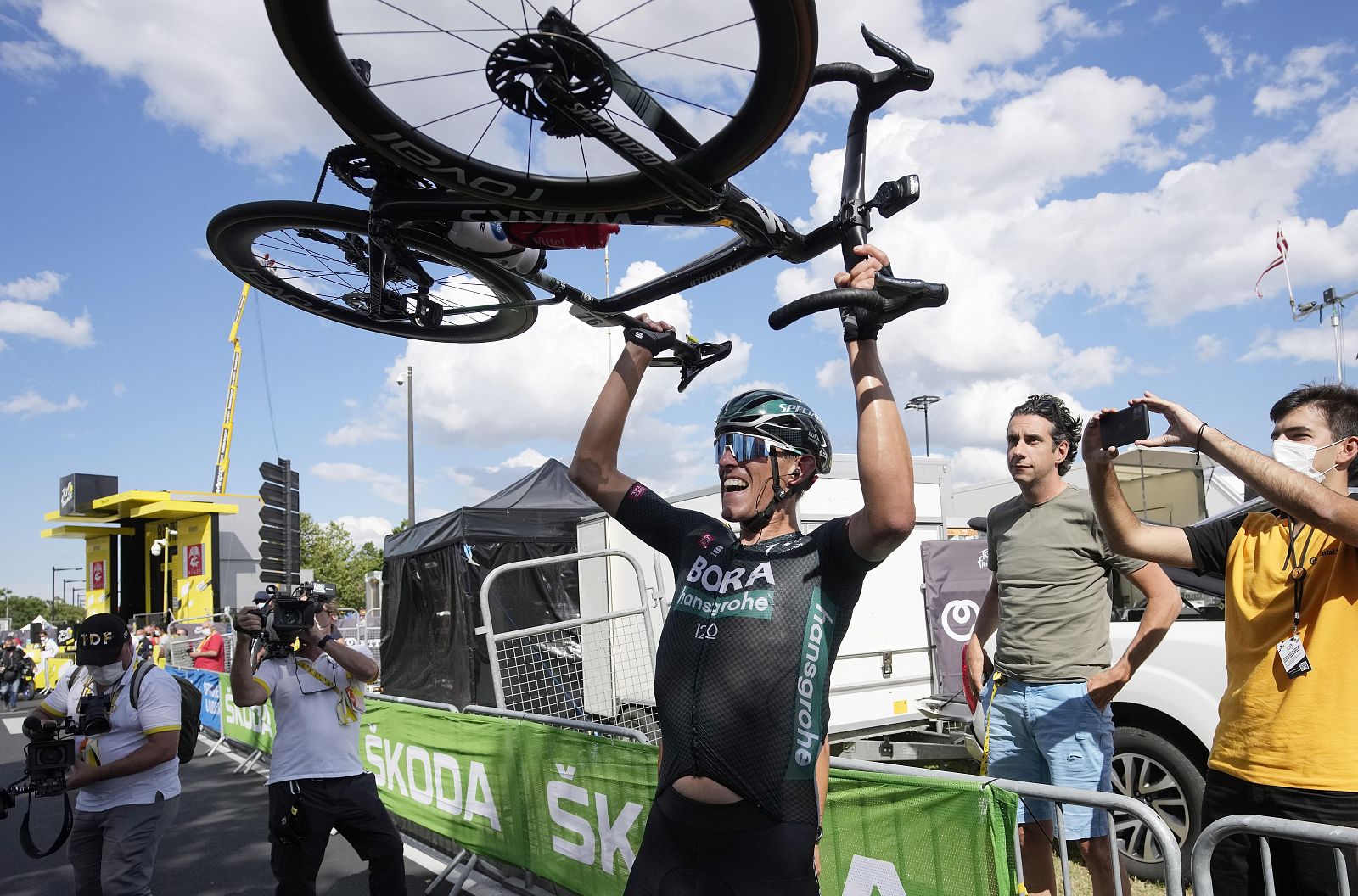 Tour 2021| Politt gana en Nimes y Erviti fue segundo | Ver