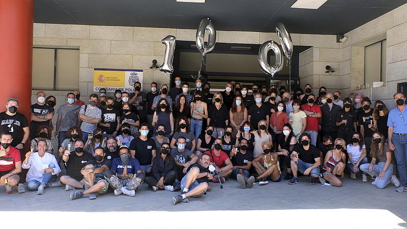 Así celebra el equipo de 'Servir y Proteger' la emisión del capítulo 1.000