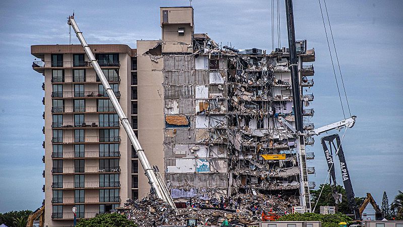 Continúa la búsqueda de 22 personas entre los escombros del edificio derrumbado en Miami