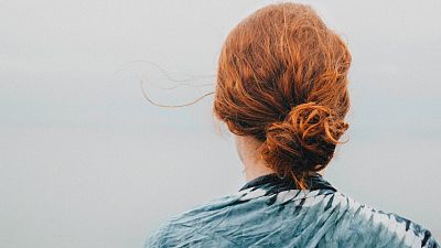 Trucos definitivos, e infalibles, para domar el pelo encrespado este verano