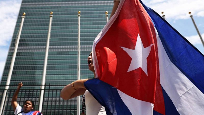Cuba quita aranceles y límites a la importación privada de comida y medicinas