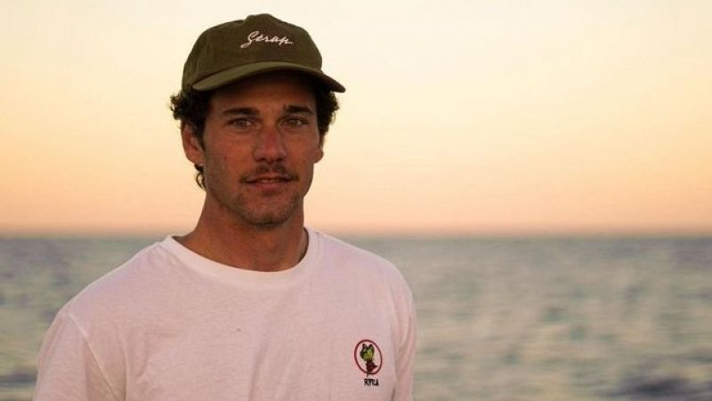 Muere el surfista espaol scar Serra tras caer desde lo alto de una ola en Mxico