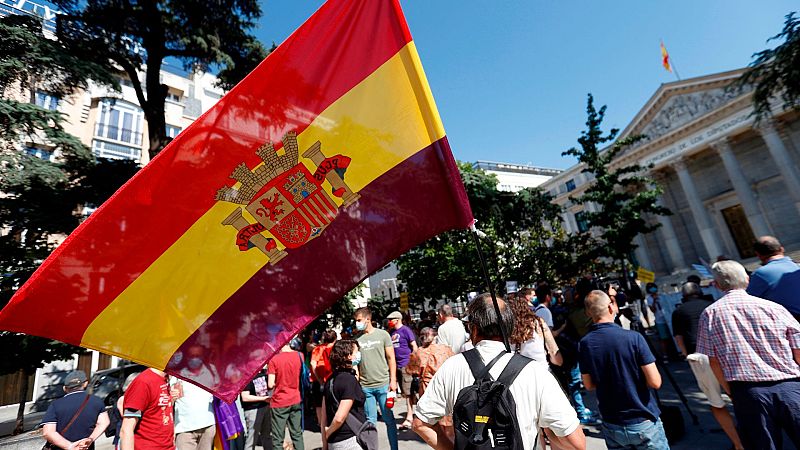 Reclaman frente al Congreso aprobar ya una Ley de Memoria "que ponga fin a la impunidad del franquismo"