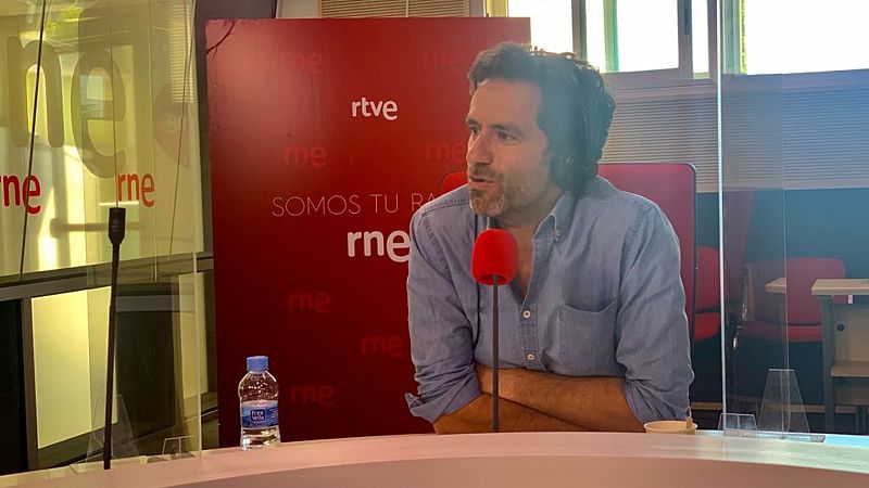 Borja Sémper: "A la política le falta un poco de poesía"