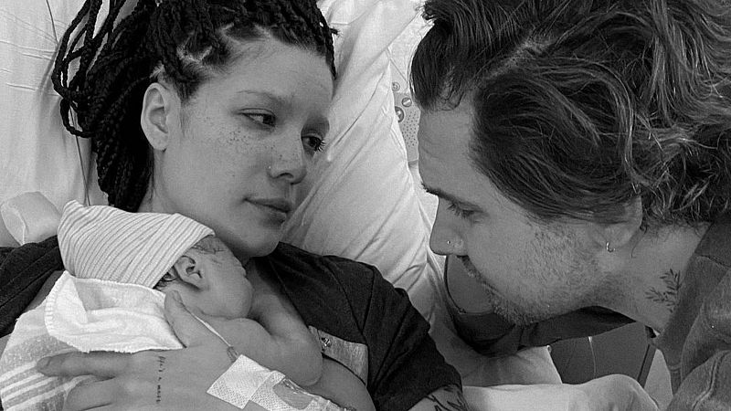 Halsey da a luz a su primer hijo y revela cómo ha sido el parto: "El nacimiento más raro y eufórico"
