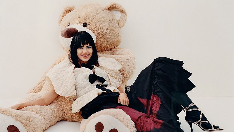 Kendall Jenner posa como la nueva Lolita con estas fotos divertidas y, a la vez, picantes