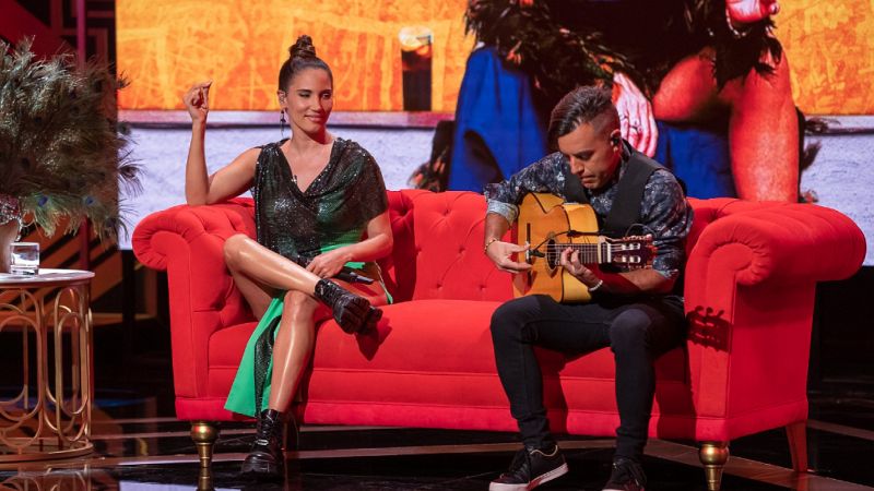 India Martínez homenajea a María Jiménez al cantar 'Se acabó' en el gran estreno de temporada