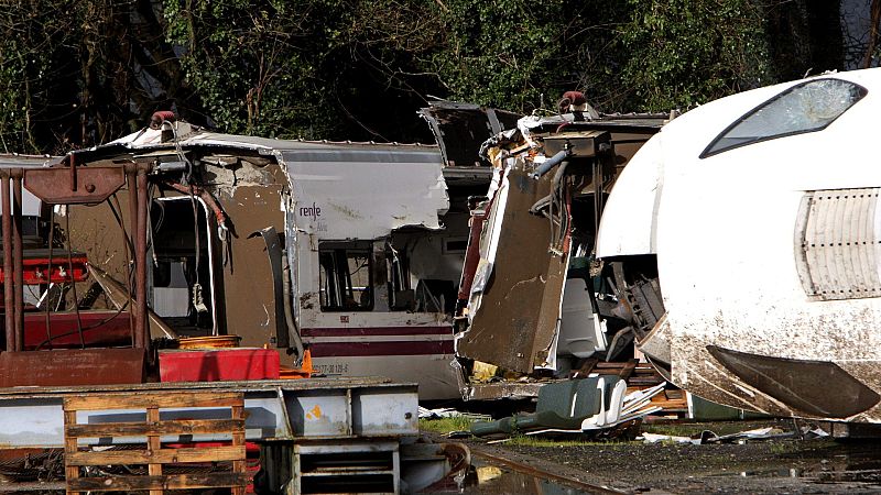 Abren juicio oral al maquinista y al exdirector de Seguridad de Adif por el accidente del Alvia
