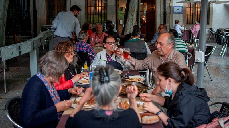 Canarias se suma a Galicia en exigir el certificado COVID para acceder a interiores