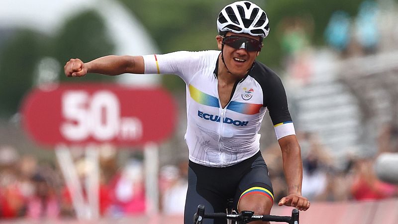El ecuatoriano Richard Carapaz se proclama campeón olímpico de ciclismo en ruta