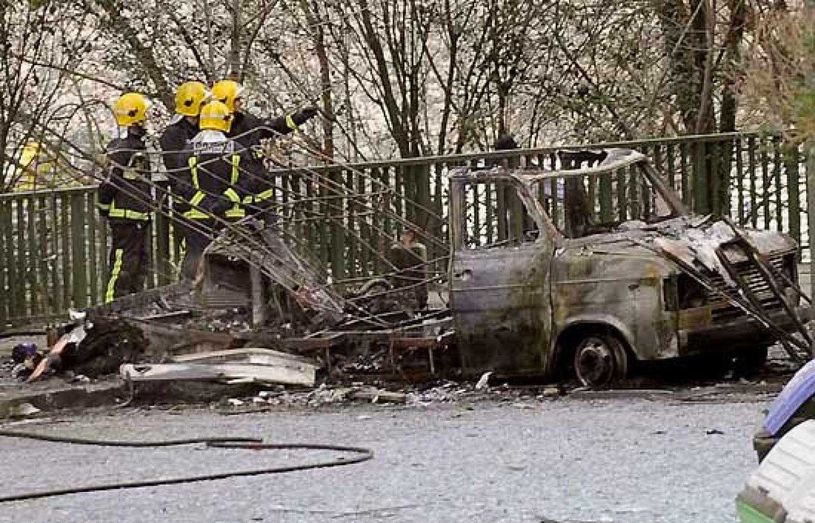 ETA pone un coche bomba en la sede de EITB en Bilbao | Ver