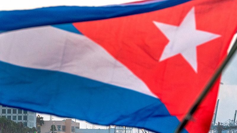 La flotilla de apoyo a Cuba regresa a Miami tras lanzar fuegos artificiales cerca de la costa de La Habana