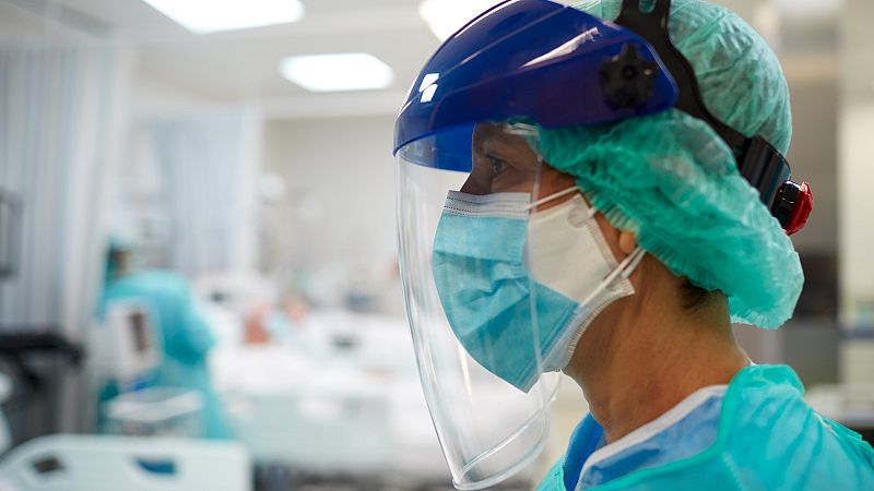 La presión hospitalaria sigue en aumento y los contagios al alza pese al avance de las vacunas