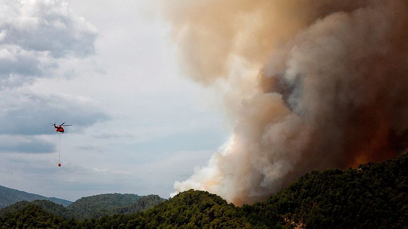 Logran controlar el incendio declarado en Tarragona mientras continan las labores de extincin en Albacete