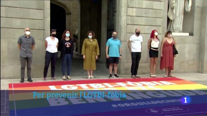 Colau crea una escola de "masculinitat positiva" per acabar amb la LGTBIfòbia a Barcelona