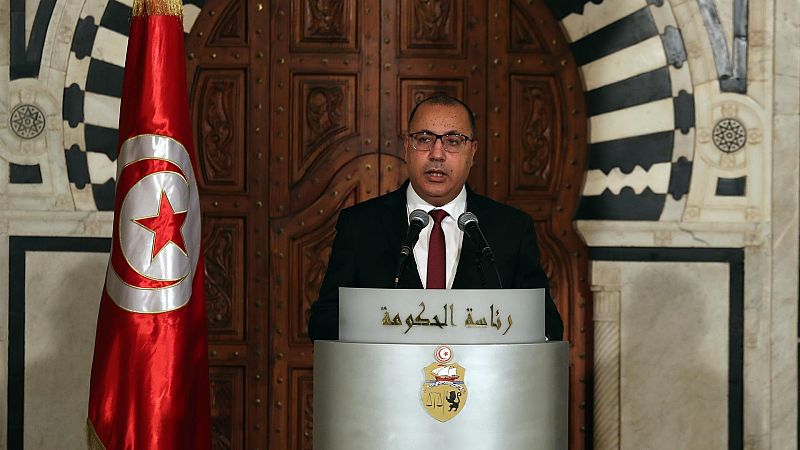 El primer ministro de Túnez acepta su cese y el traspaso pacífico de poderes
