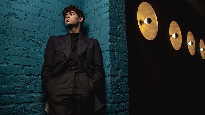 Nueva estética, autenticidad y valentía: las claves del nuevo proyecto musical de Alfred García