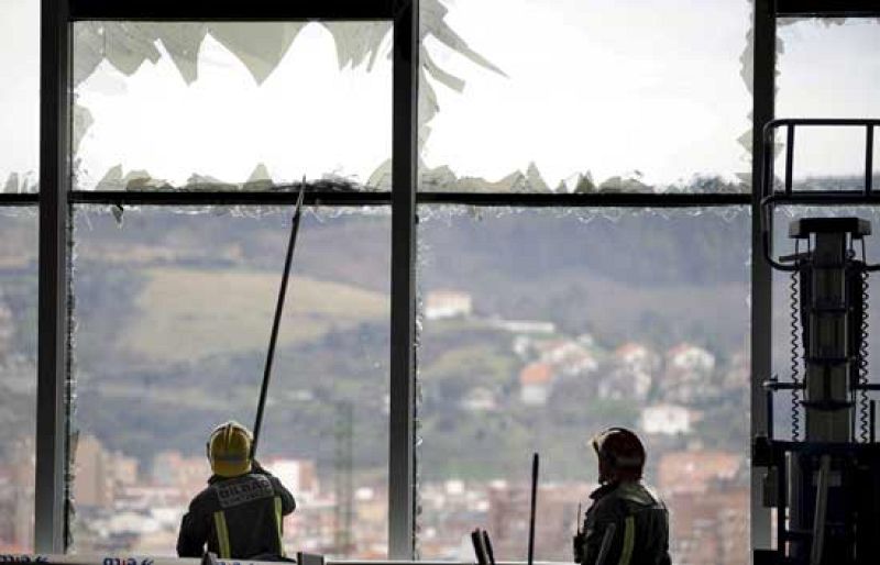 La Ertzaintza busca a tres presuntos etarras por el atentado contra la sede de EITB en Bilbao