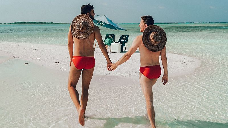 Enrique Álex: cuando viajar se convierte en activismo frente a la homofobia