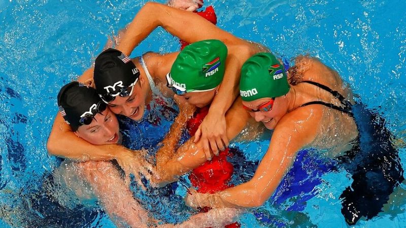 La sudafricana Schoenmaker logra el oro en los 200 braza con récord del mundo