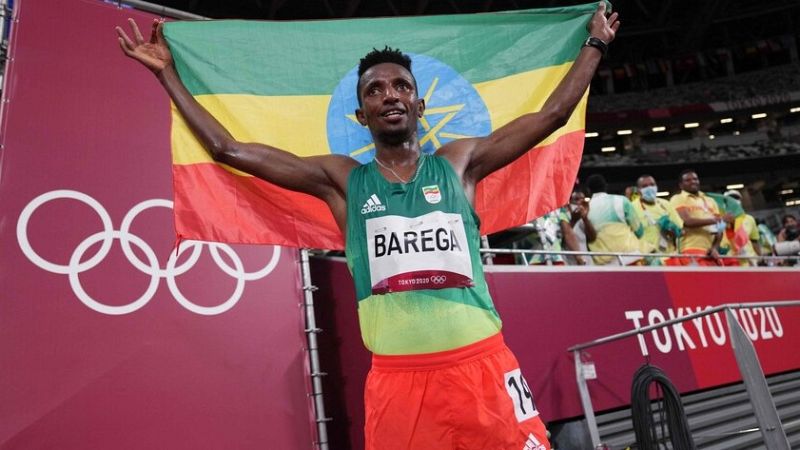 Barega sorprende a Cheptegei en los 10.000m con Carlos Mayo decimotercero