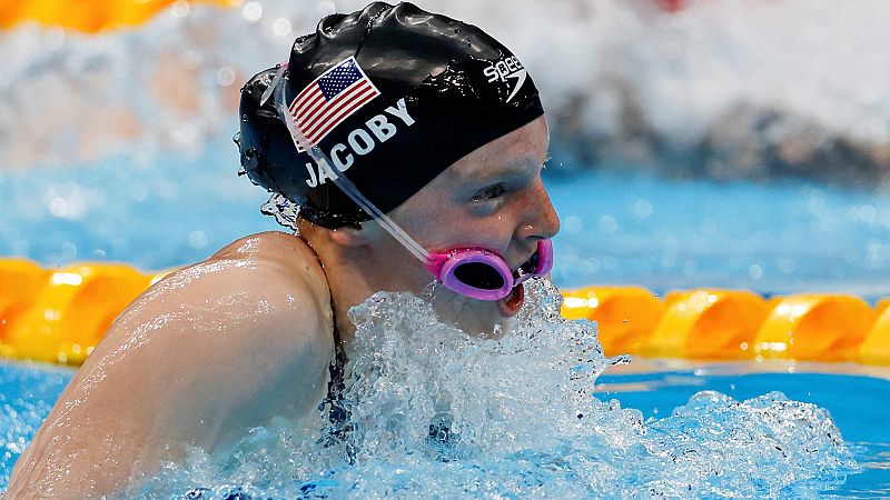 La mala pasada que le han jugado las gafas a Lydia Jacoby en la primera final mixta de 4x100 estilos en Tokyo 2020