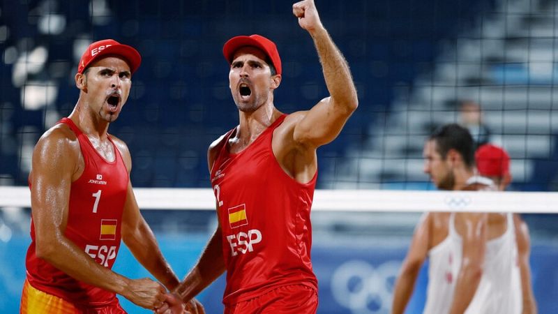 España vence a Polonia en el tie-break y pasa a octavos de final de vóley playa