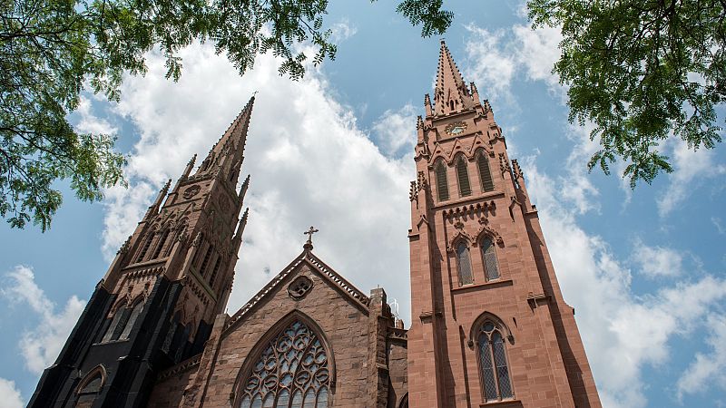 La diócesis de la iglesia católica en Albany, Nueva York, ocultó durante décadas el abuso sexual a menores