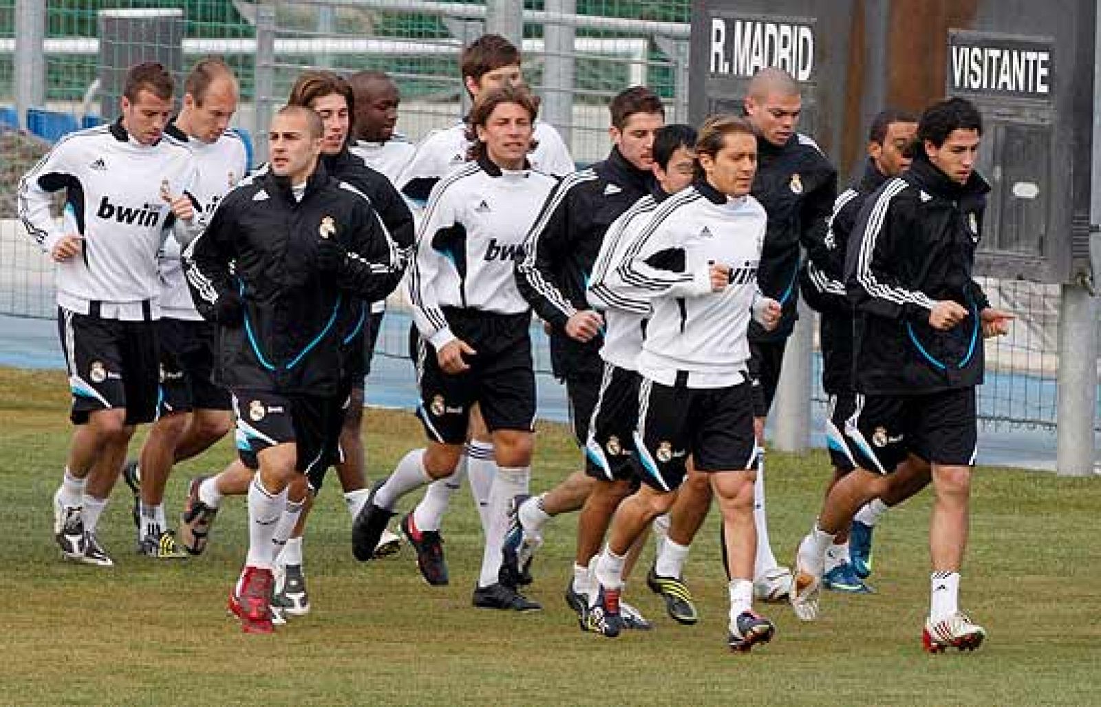 Guti: "El Madrid es candidato a ganar todo"