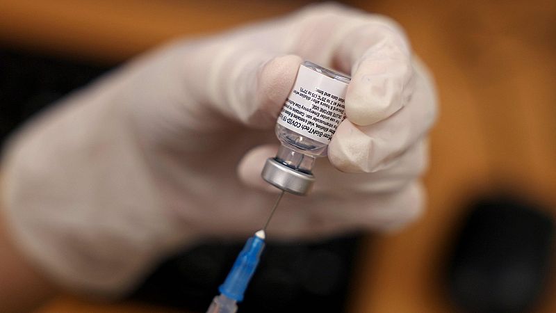 Pfizer y Moderna suben el precio de sus vacunas en los últimos contratos de suministro a la UE