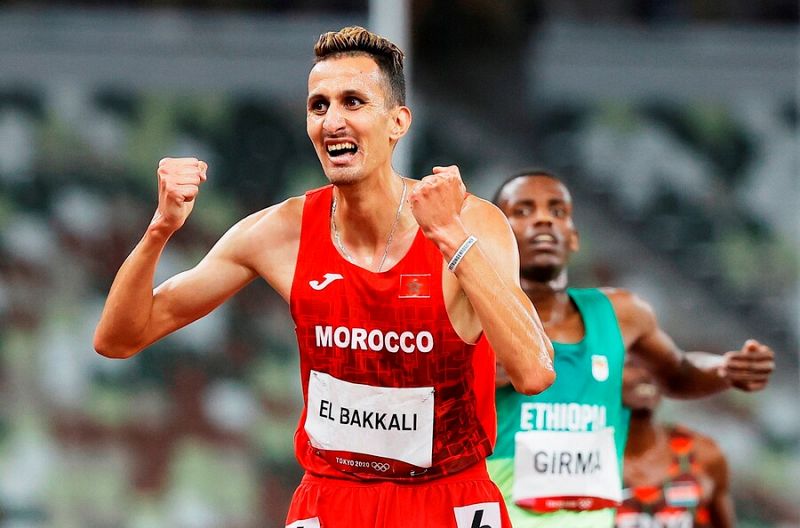 El marroquí El Bakkali gana el oro en los 3.000 obstáculos y la neerlandesa Sifan Hassan vence en los 5.000 metros