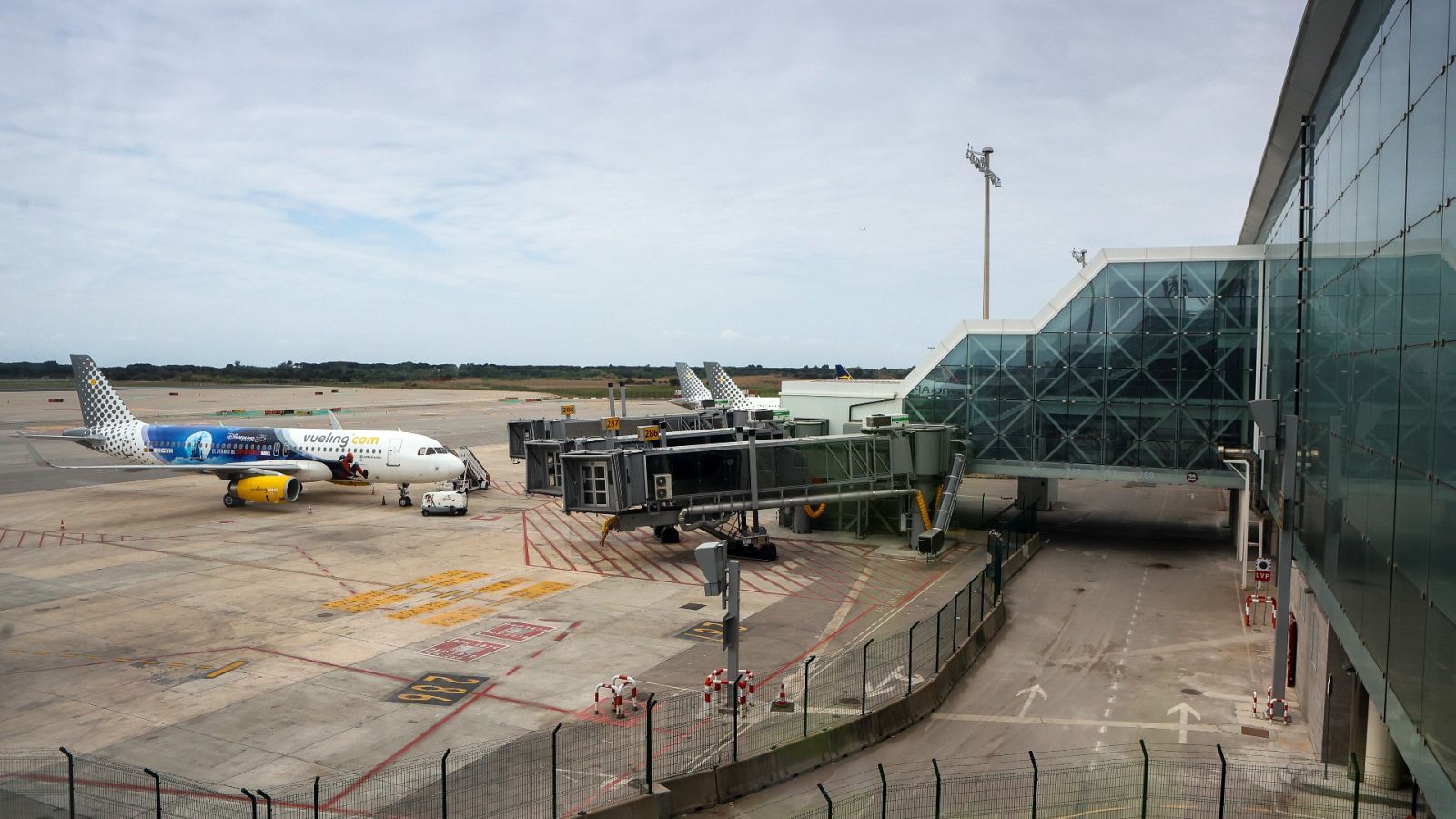 Gobierno y Generalitat acuerdan ampliar El Prat - Telediario 2 | Ver