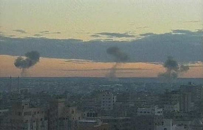 Israel continúa los bombardeos este sábado tras matar a un dirigente del brazo armado de Hamás