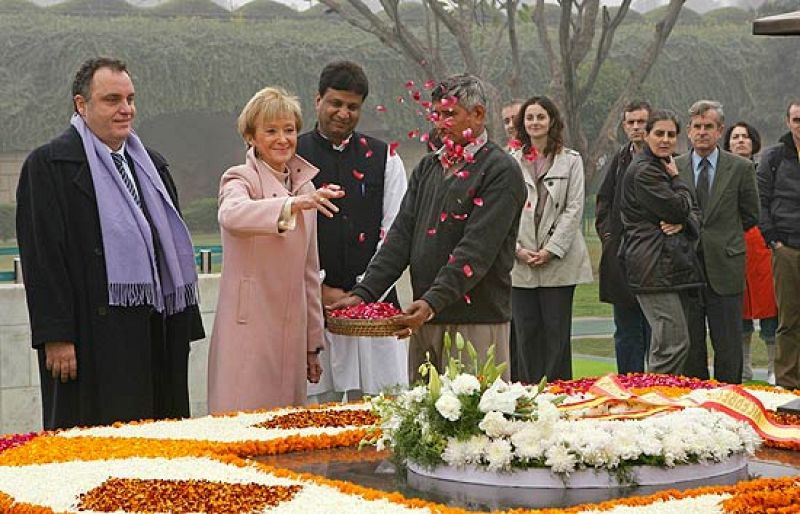 De la Vega defiende en la India la ley y la palabra como armas ante la violencia y el terrorismo