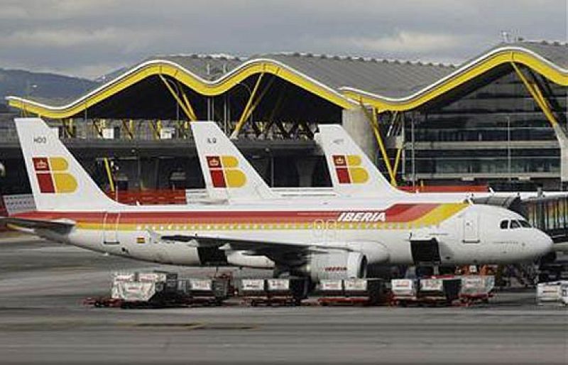 Las compañías aéreas denuncian retrasos de 90 minutos por segundo día consecutivo en Barajas