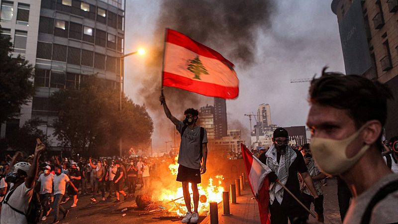 Fuertes disturbios entre manifestantes y policías en el primer aniversario de la explosión de Beirut