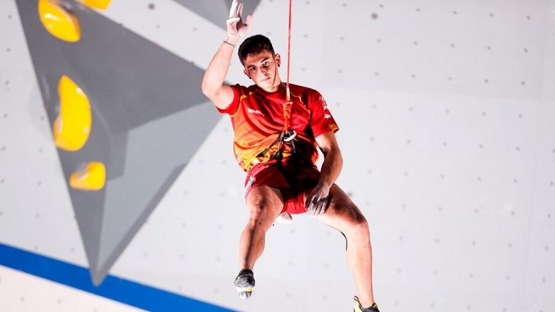 Alberto Ginés, ante el reto de ser el primer medallista español en escalada deportiva
