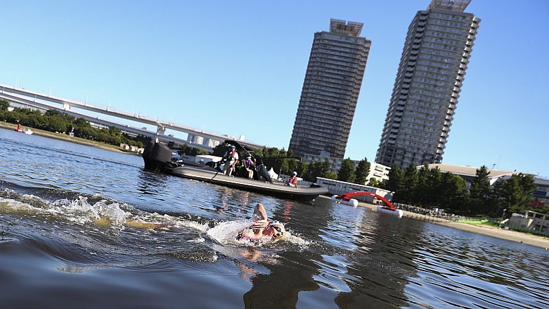 El nadador Alberto Martnez, decimoctavo en la prueba de aguas abiertas