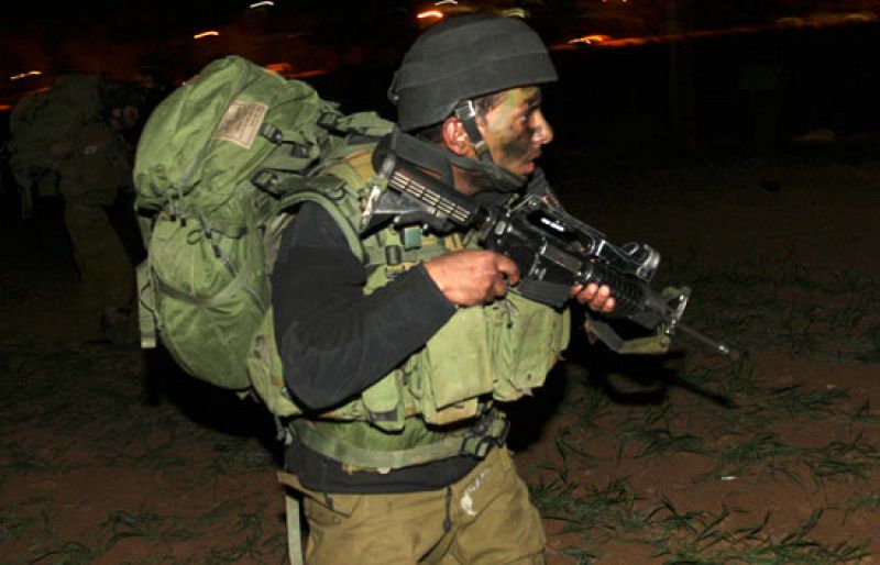 Decenas de palestinos muertos y 30 israelíes heridos en el inicio del ataque terrestre sobre Gaza