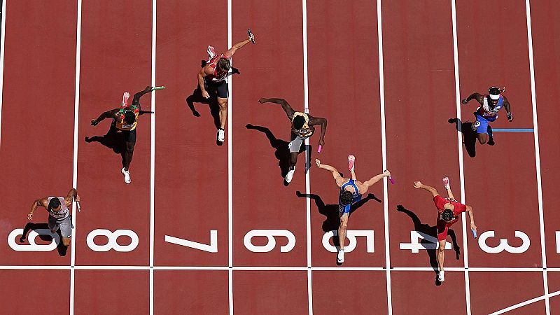 Carl Lewis arremete contra el relevo 4x100 estadounidense eliminado en Tokyo: "Fue una vergenza"