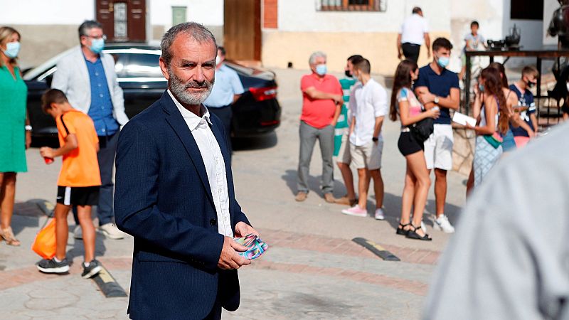 Simón aboga por no hacer obligatoria la vacuna ni imponer el certificado COVID