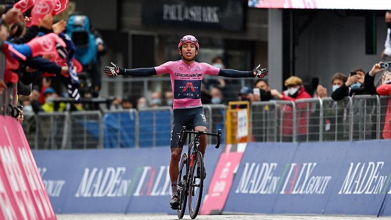 Egan Bernal y Richard Carapaz lideran al Ineos que aspira a la Vuelta