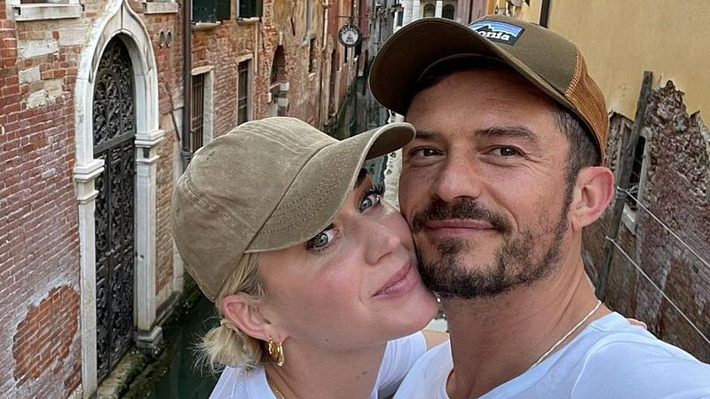 Orlando Bloom posturea y Katy Perry se cabrea: sus idílicas vacaciones y el despiste que acabó en reproche