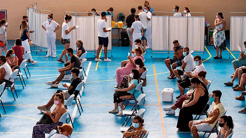 España ya tiene a más del 70 % de la población vacunada con al menos una dosis y más del 60 % ya tiene la pauta completa