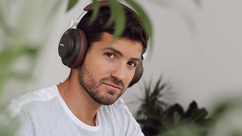 Kikillo y sus '50 consejos para independizarse y no morir en el intento': "Las nuevas generaciones cada vez se vinculan menos a lo material"