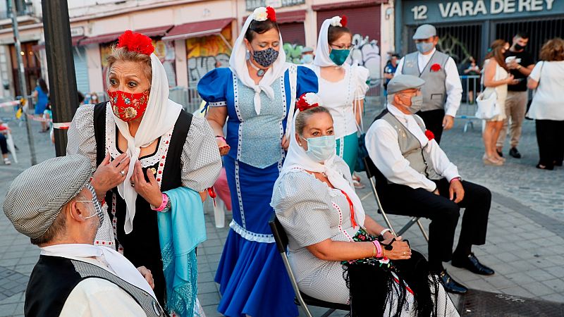 La Comunidad de Madrid prohíbe las verbenas y los festejos taurinos en la calle hasta el final de agosto