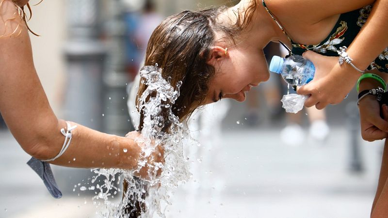 La ola de calor mantiene en alerta a varias comunidades con temperaturas de más de 40 grados