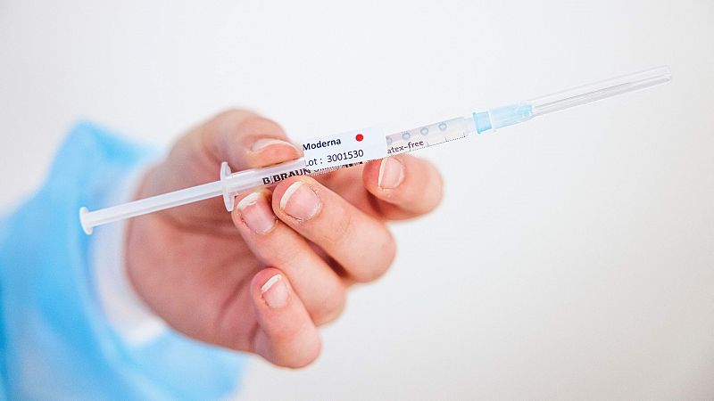 La vacuna de Moderna mantiene los anticuerpos frente a la variante Delta al menos seis meses