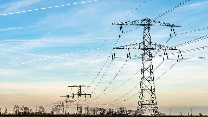 Las eléctricas piden "reformar la tarifa regulada para que sea más estable"